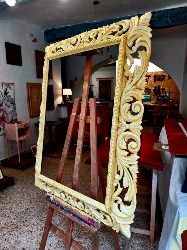 Cadre sculpté de miroir 1900