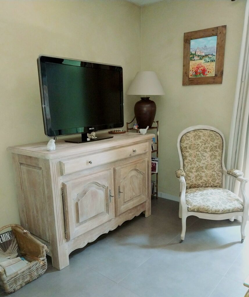 Meuble-TV-chêne-massif-blanchi