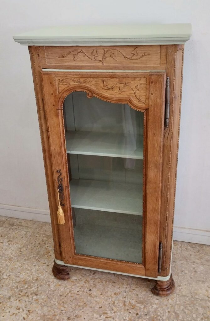 Vitrine provençale-bois naturel- bois peint-restauration meubles anciens