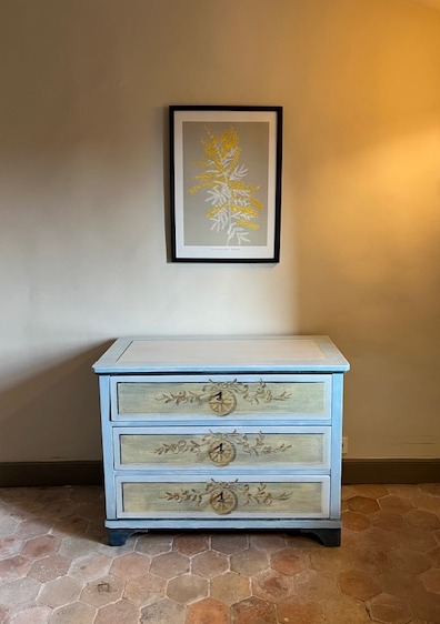 Restauration-commode-ancienne-peinte-décors-trompe-œil